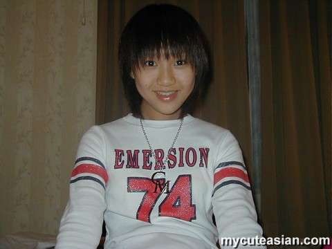 アジアのアマチュアガールフレンドのホームメイド写真
 #69911821