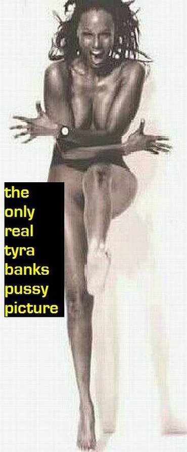 L'animatrice de talk-show et mannequin Tyra Banks nous montre ses tétons bruns.
 #72738732
