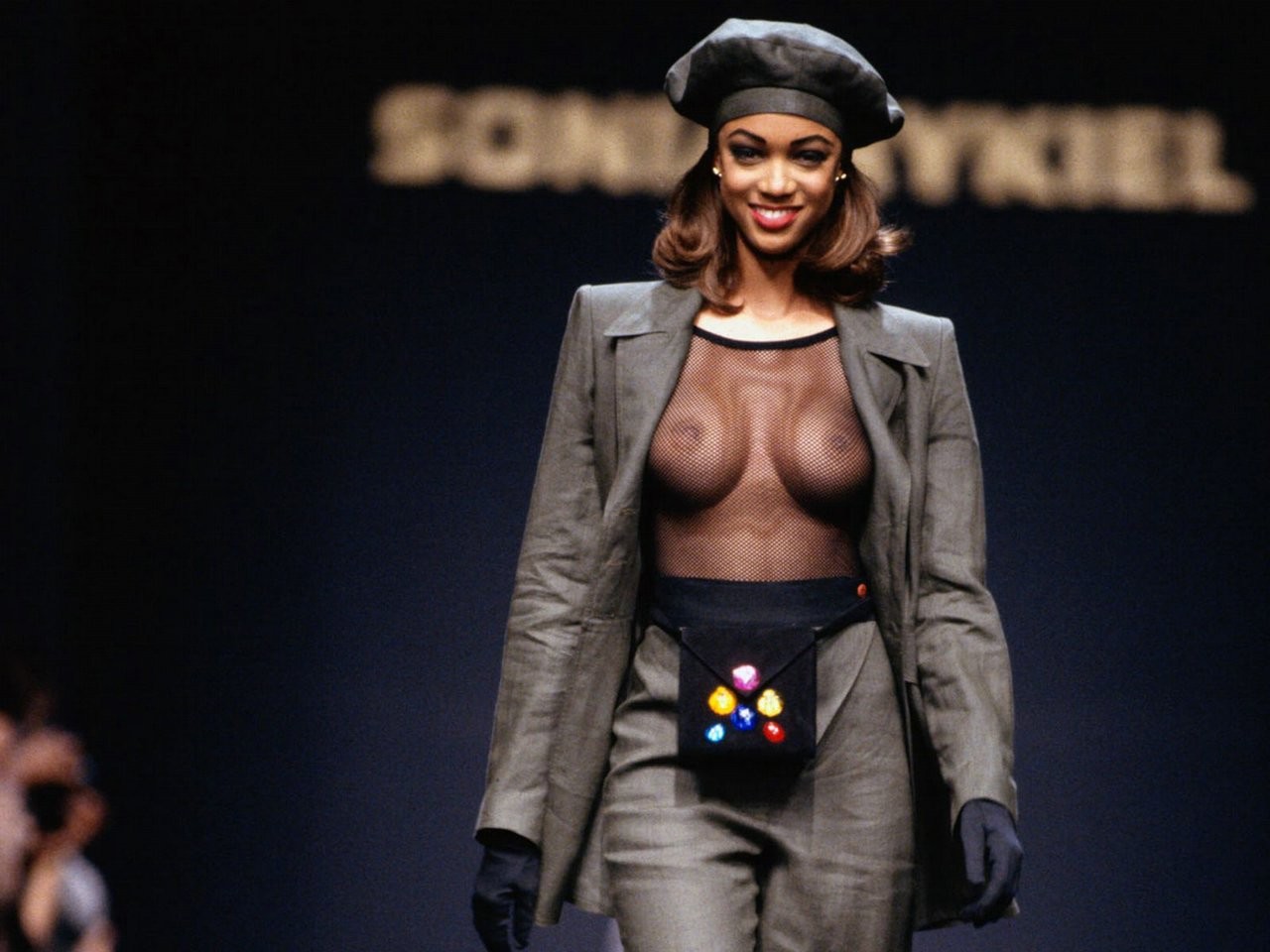 talkshow host and model Tyra Banks shows us her brown nipples #72738758