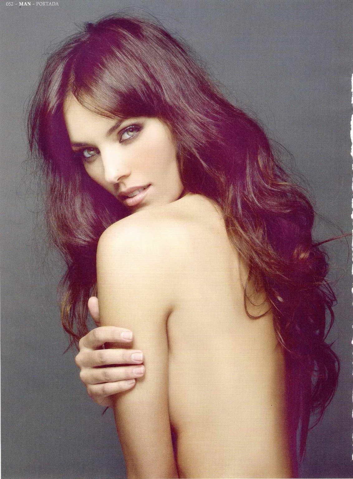 Helen Lindes in topless ma nascondendo le sue tette per la rivista uomo spagnolo
 #75314591