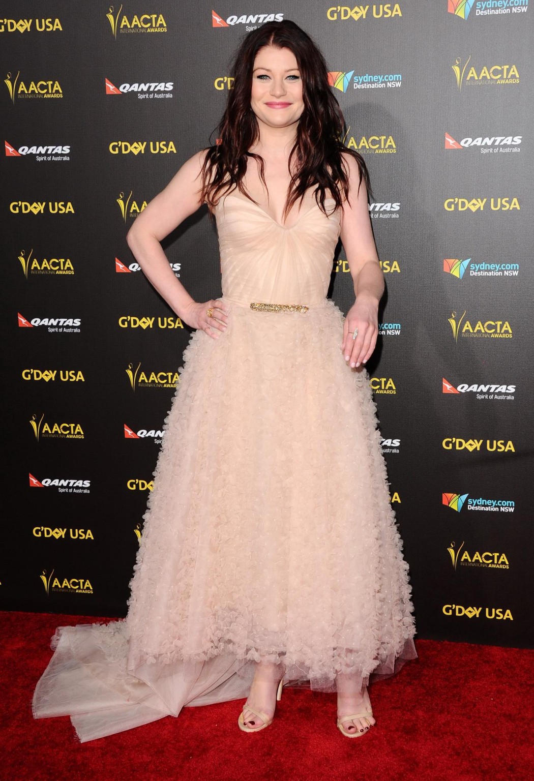 Emilie de ravin vollbusig in einem sexy trägerlosen Kleid bei der gday usa gala aacta internati
 #75173954