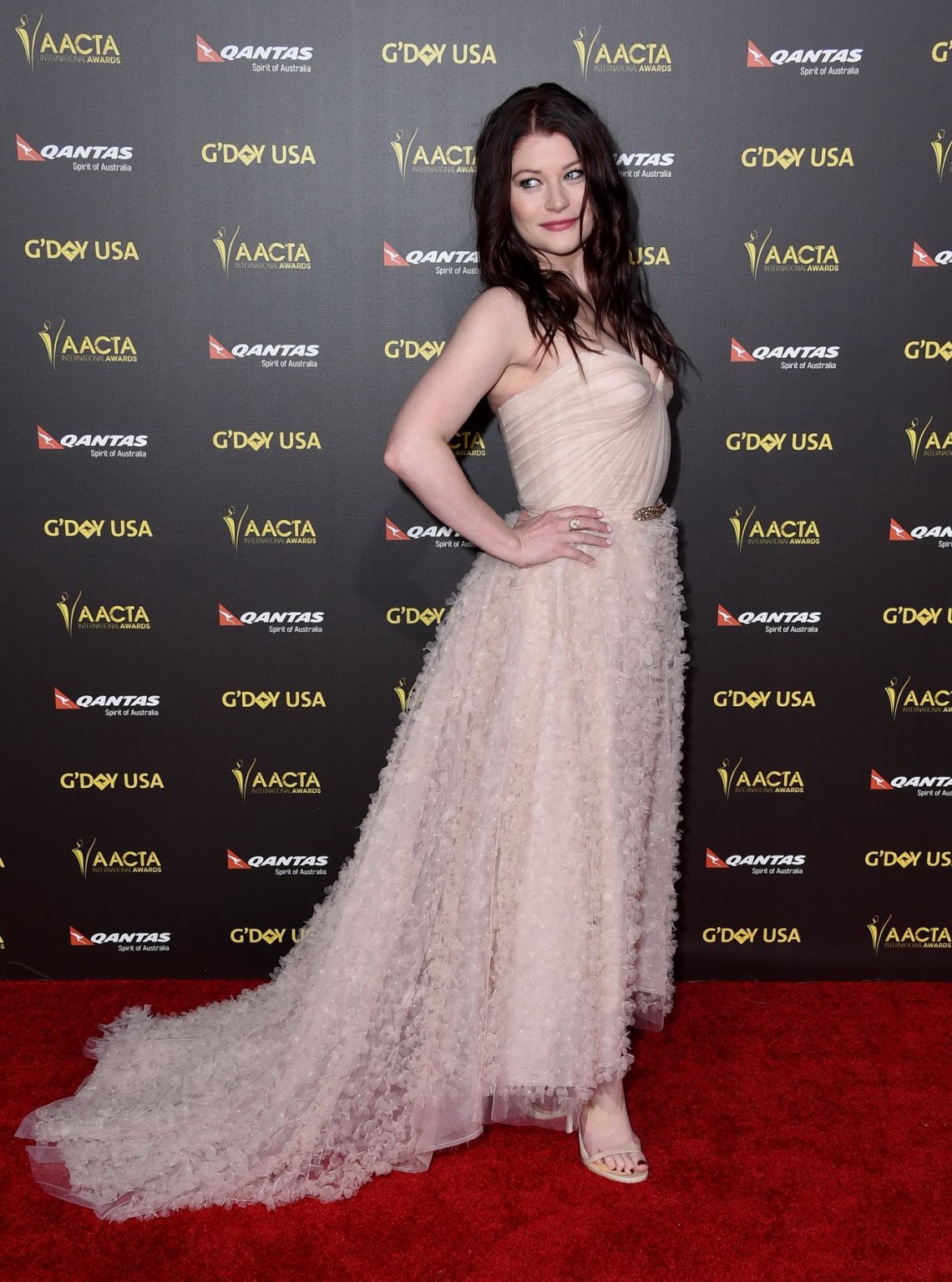 Emilie de ravin busty in un abito sexy senza spalline a gday usa gala aacta internati
 #75173973