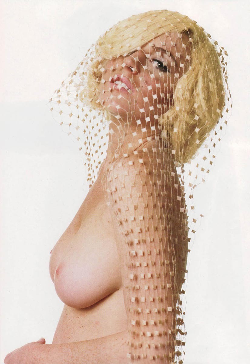 Lindsay Lohan squeezes her skinny body in bikini #75390926