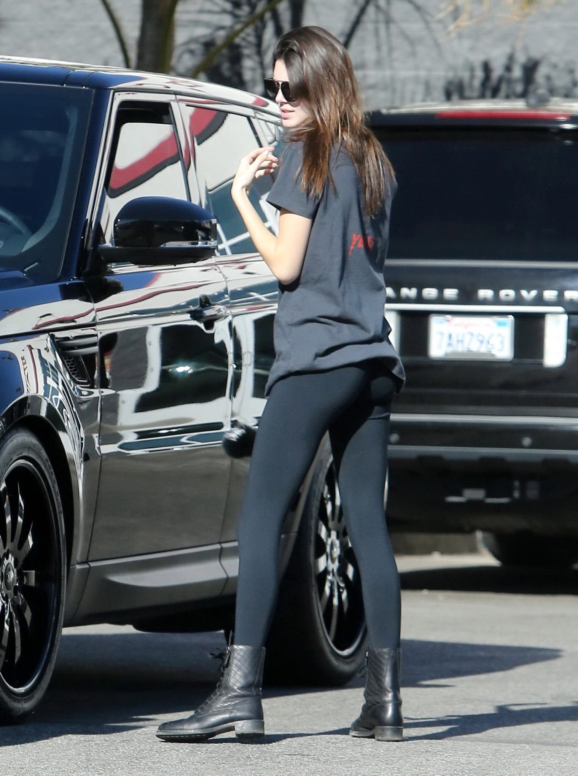 Kendall Jenner che mostra il suo culo in collant a Los Angeles
 #75210219