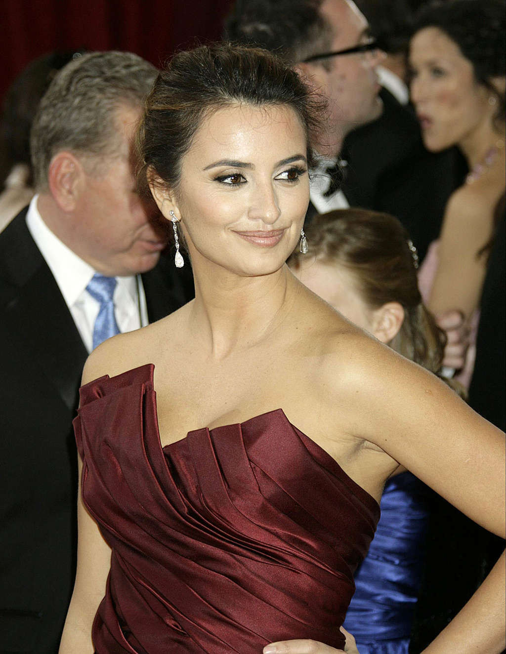 Penelope Cruz looking very hot and sexy in her evening skirt #75357232