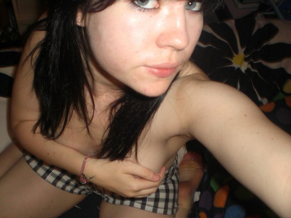 Brunette Teen Emo Nude Pics #76536199