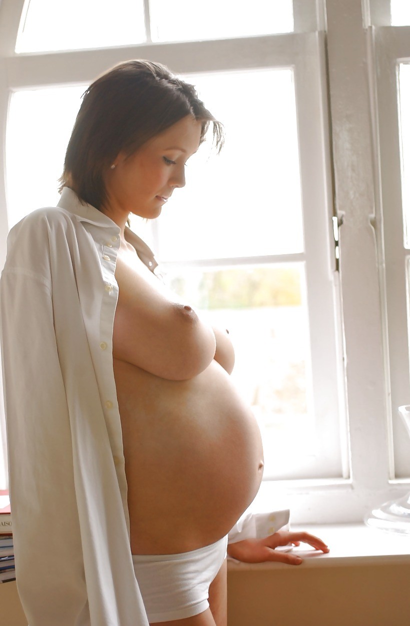 Horny Pregnant Hotties Photos