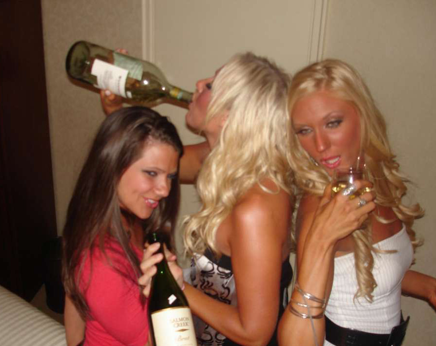 Drunk amateur blonde babes #77106484