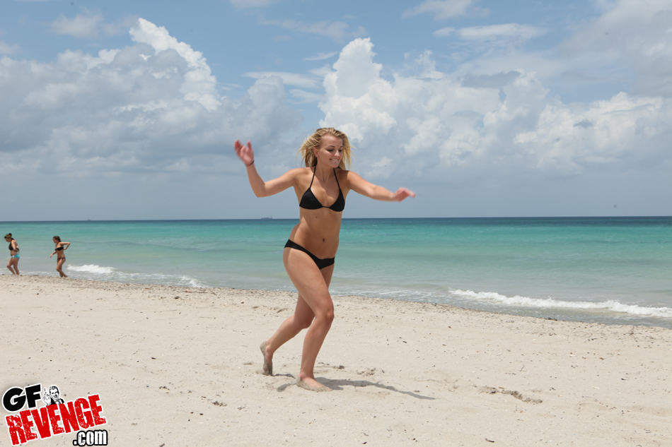 Cute amateur teen girlfriend doing cartwheels on beach in bikini #72247207