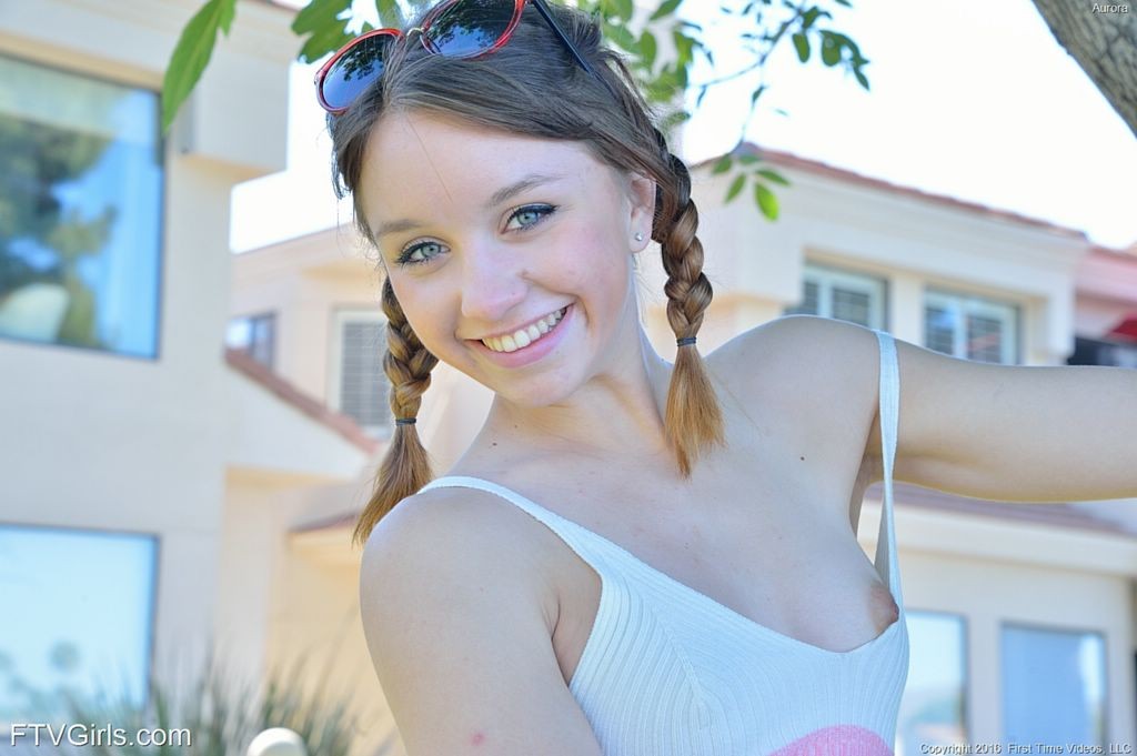 Tetas en patines
 #76126804