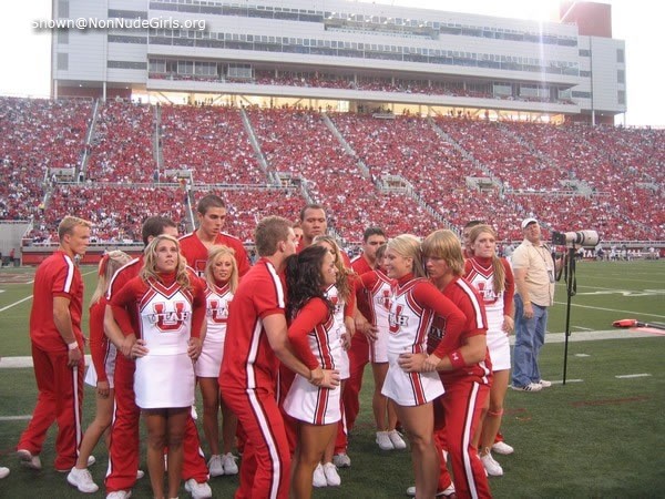 Echte College Cheerleader
 #75470825