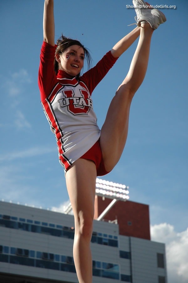 Echte College Cheerleader
 #75470844