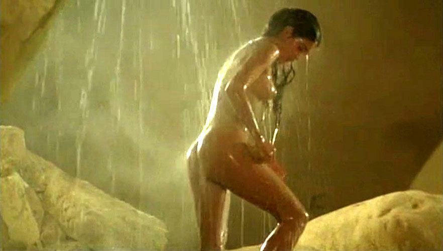 Phoebe Cates exposing her nice big tits and ass in nude movie caps #75390172