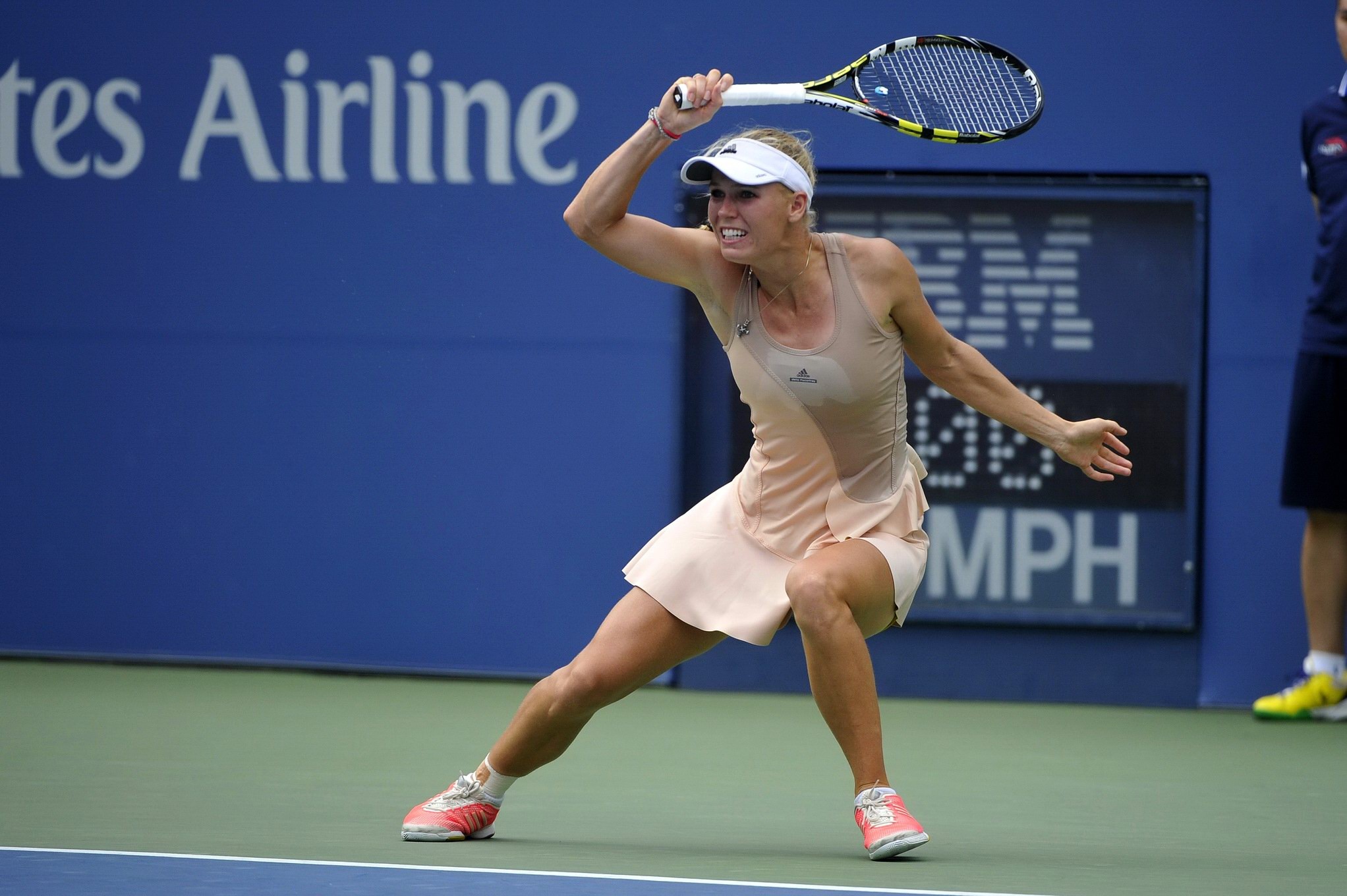 Caroline Wozniacki exhibe sa culotte jaune à l'Open de tennis des États-Unis. 
 #75186756