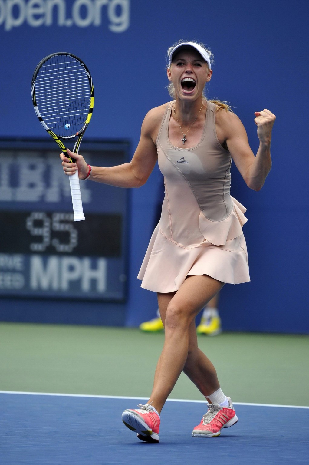 Caroline Wozniacki exhibe sa culotte jaune à l'Open de tennis des États-Unis. 
 #75186814