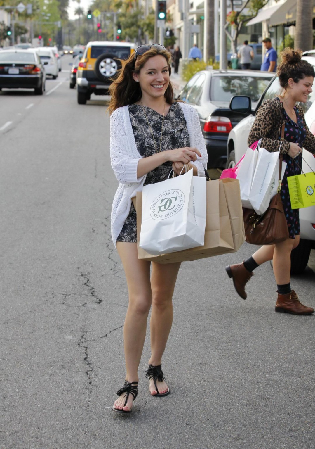 Kelly brook montre ses fesses en short à Beverly Hills.
 #75313072