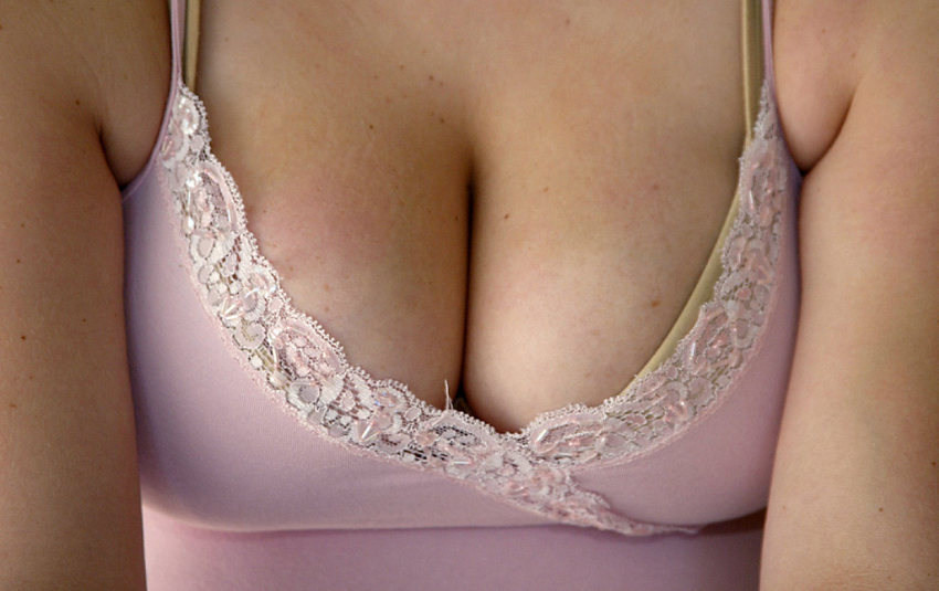 Rubia gordita con tetas monstruosas
 #75550381