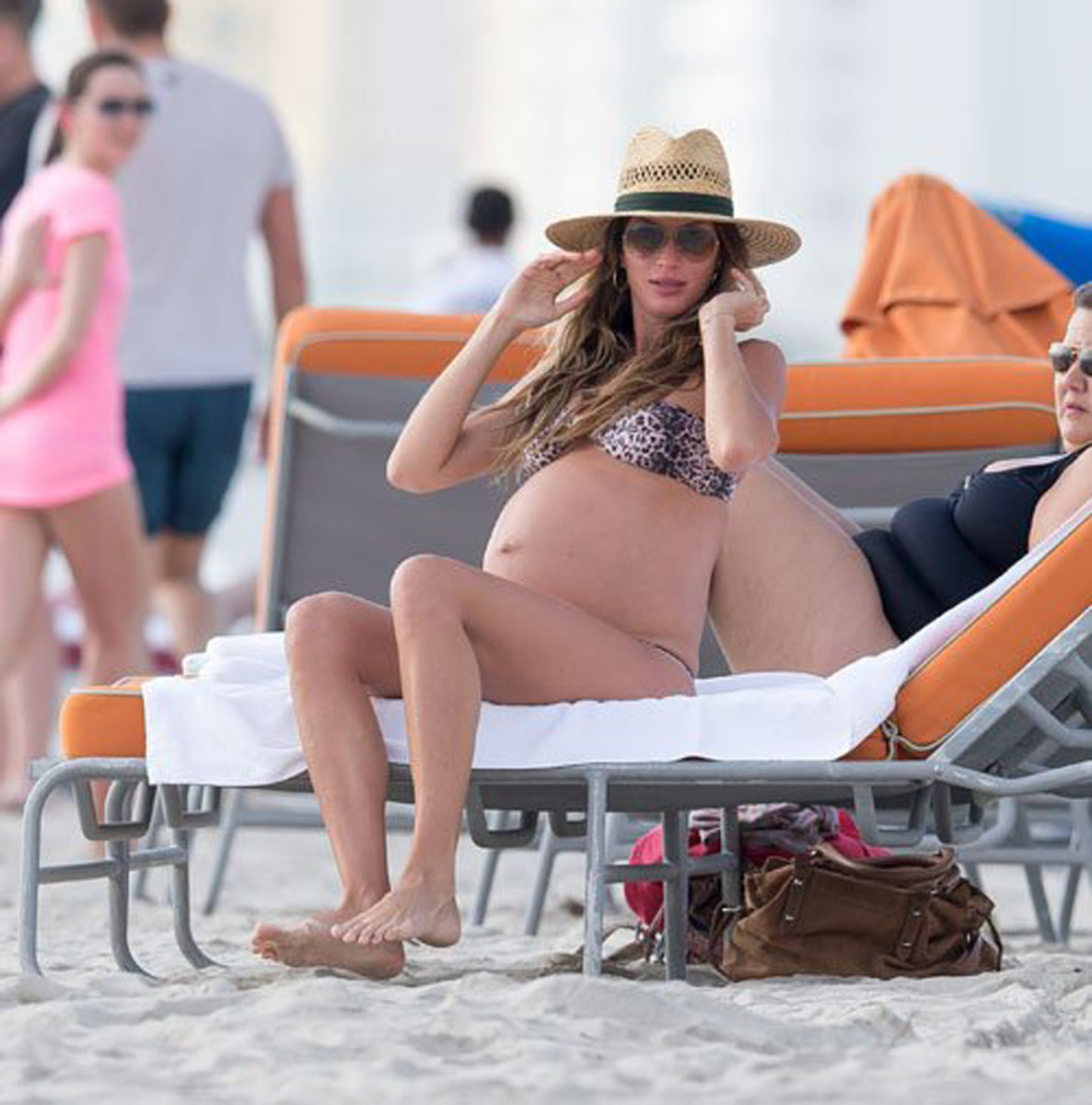 Gisele bundchen en bikini en la playa de miami
 #75249433