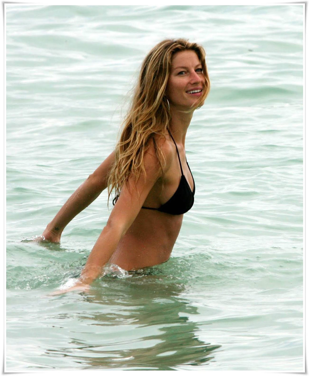 Gisele Bundchen in bikini on the beach in miami #75249470