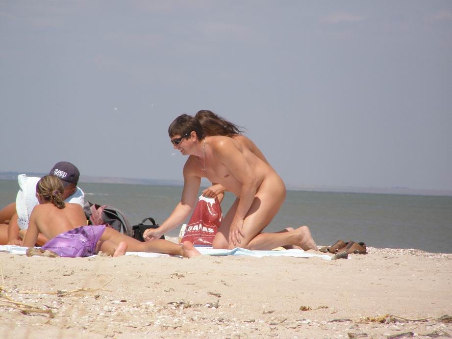 Avertissement - photos et vidéos de nudistes réels et incroyables
 #72274171