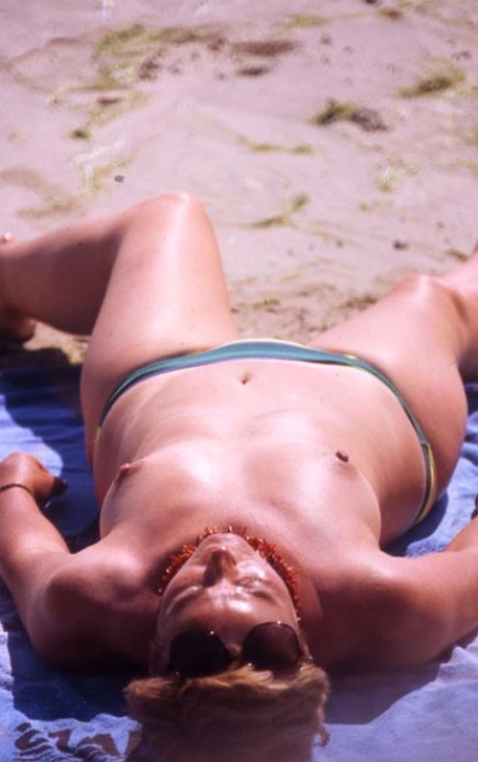 Avertissement - photos et vidéos de nudistes réels et incroyables
 #72274195