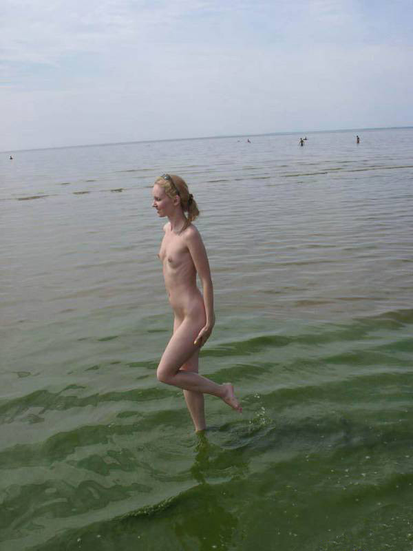 Attenzione - foto e video di nudisti incredibili
 #72274221