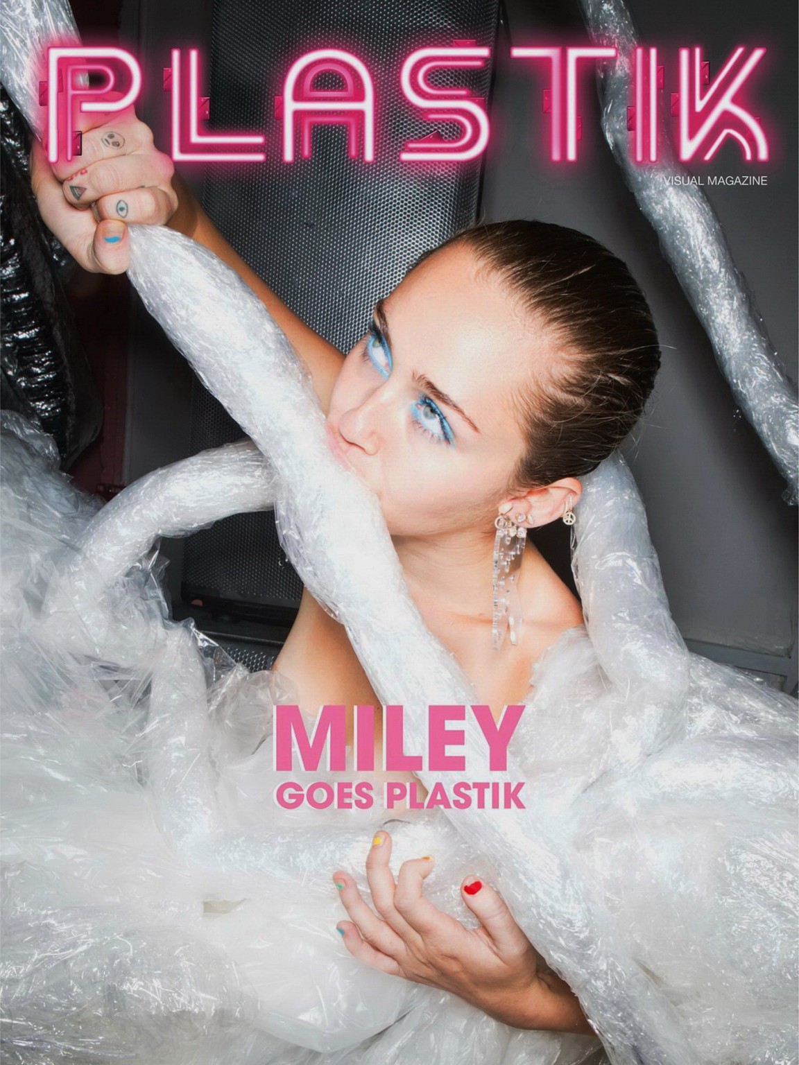 Miley cyrus muestra sus tetas y su coño
 #75141273
