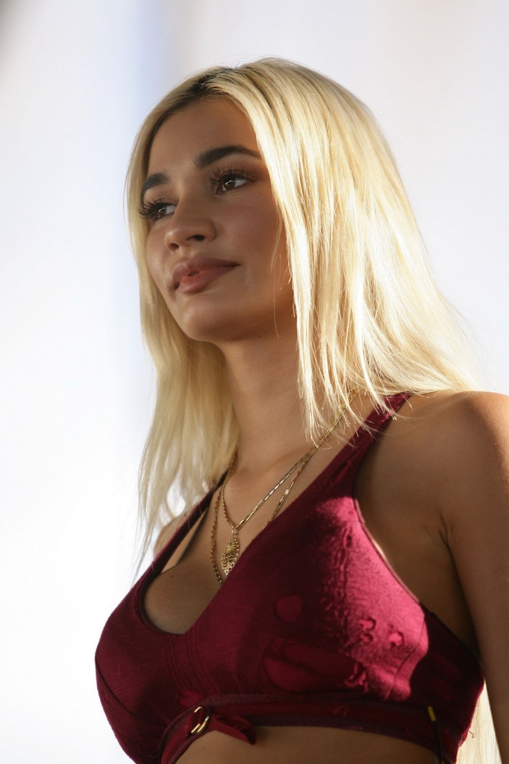 Busty Pia Mia Perez performing in sexy red bra #75151662