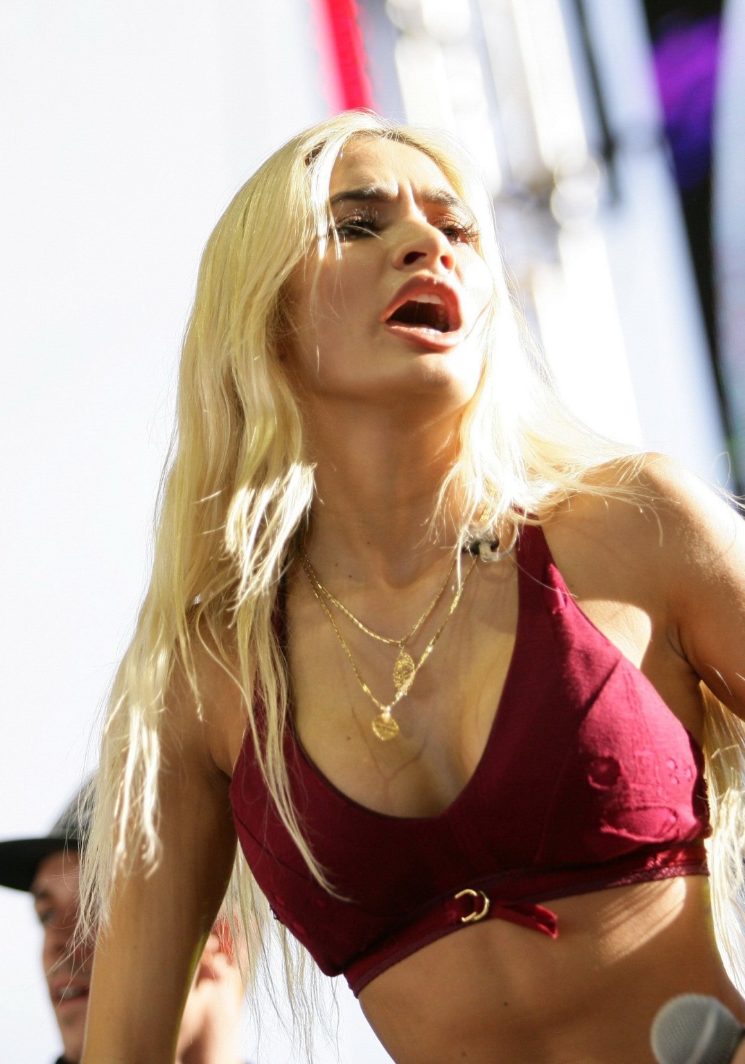 Busty Pia Mia Perez performing in sexy red bra #75151671