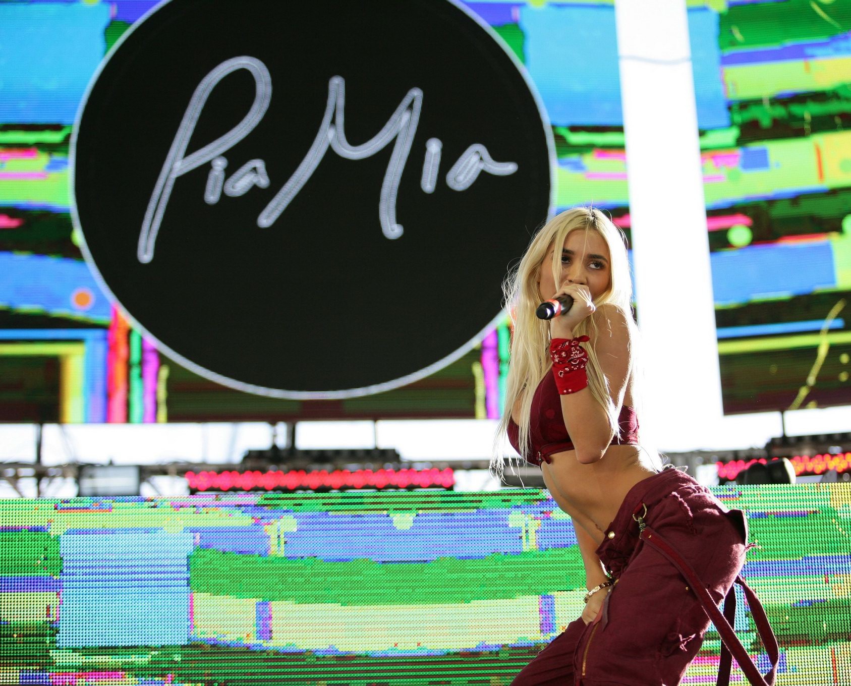Busty pia mia perez performing in sexy rot bh
 #75151829