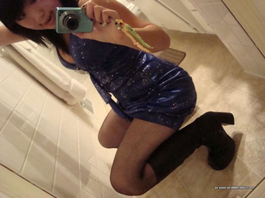 Singaporean cutie amatoriale arrapato mostra le sue tette e figa
 #67617521