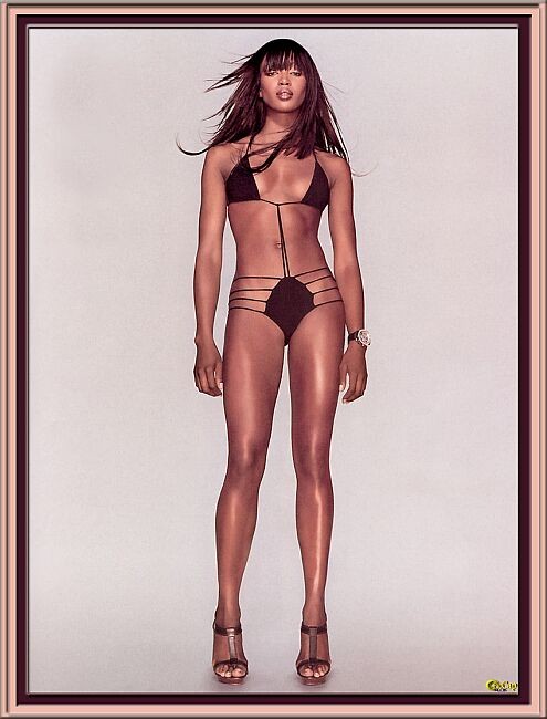 Supermodella Naomi Campbell nudi frontali completi
 #73390045