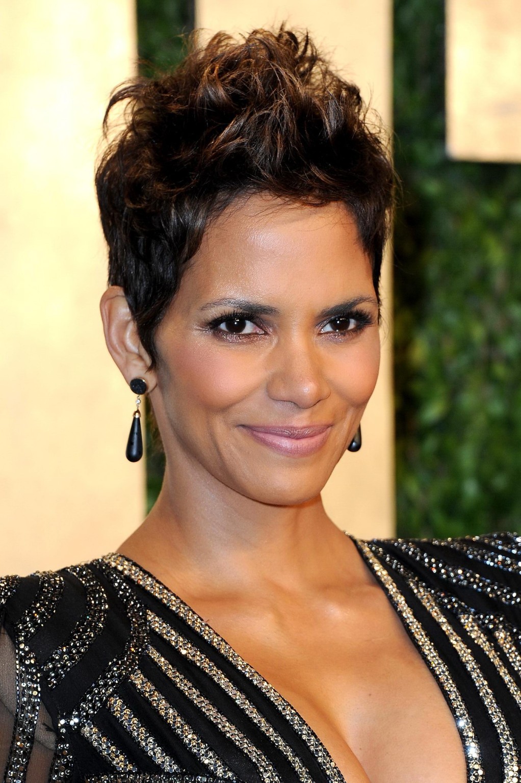 Busty Halle Berry showing cleavage at the 85th Oscars and Vanity Fair Oscar Part #75240778