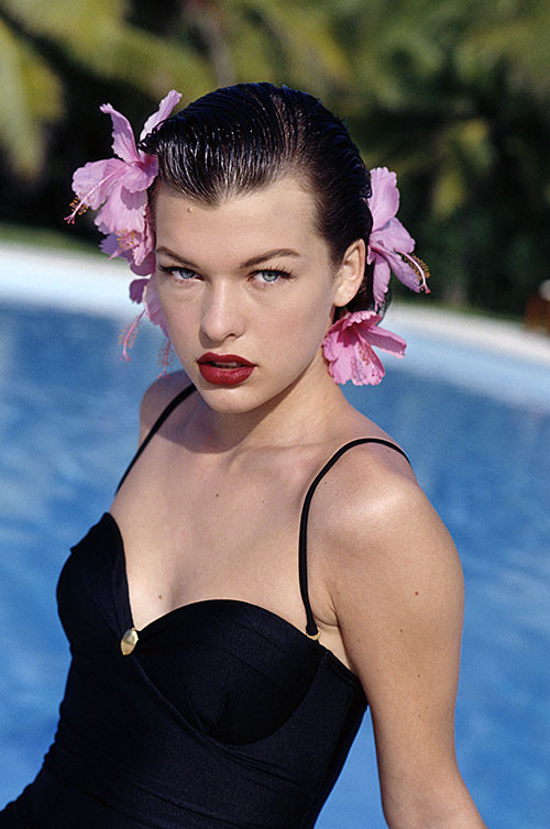 Milla jovovich exponiendo sus lindas tetas pequeñas y posando toda desnuda y sexy en bec
 #75383454