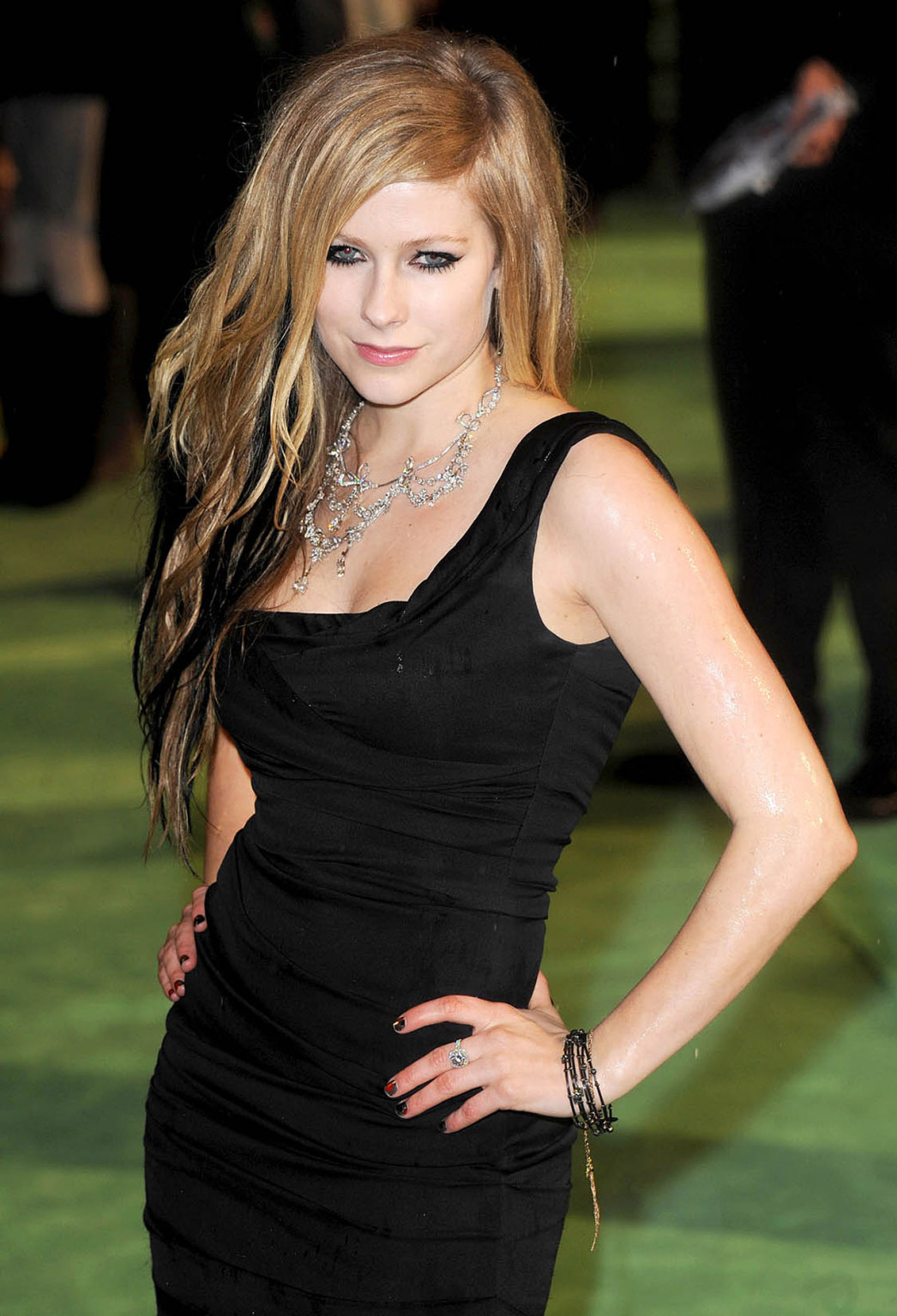 Avril Lavigne posing and showing sexy body in evening skirt #75358393