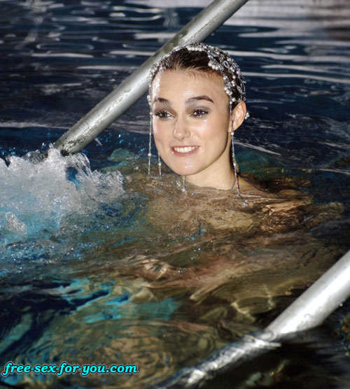 Keira knightley mostrando sus tetas en camisa mojada a los paparazzi
 #75424534