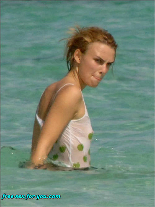 Keira Knightley showing her tits in wet shirt to paparazzi #75424572