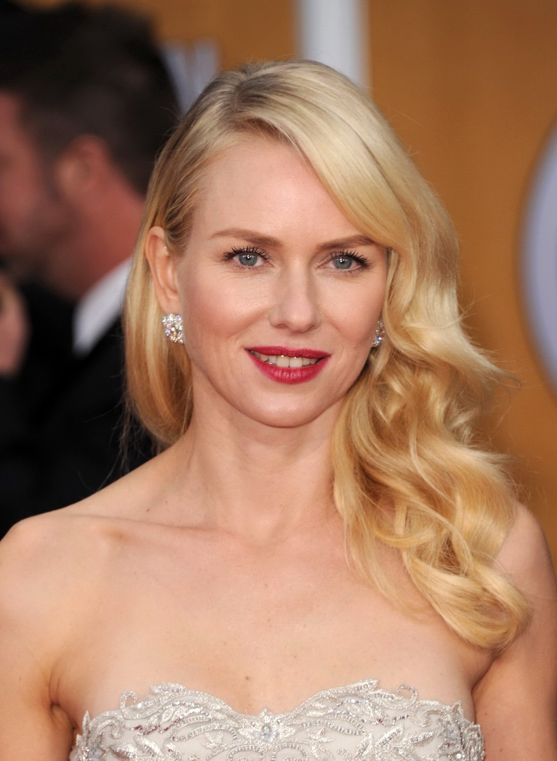 Naomi watts cleavy indossando un maxi abito a tubo al 19 ° annuale schermo attori gilda 
 #75242555