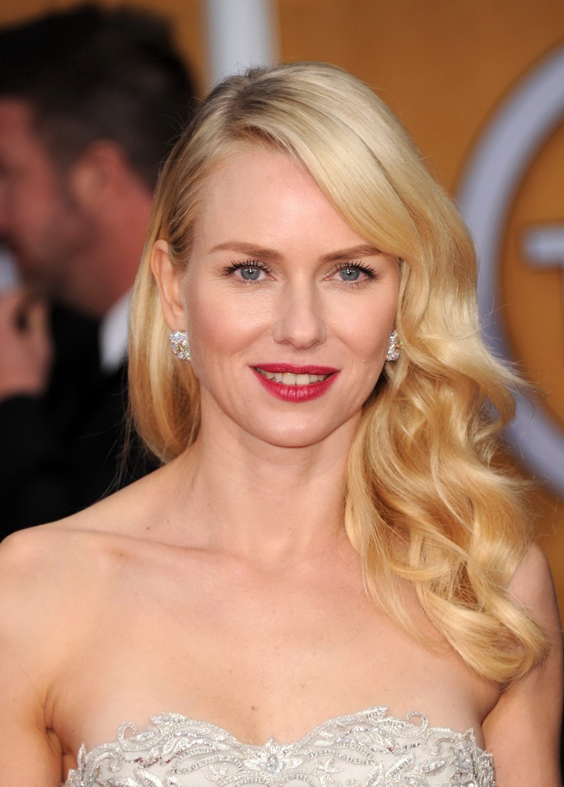 Naomi watts cleavy indossando un maxi abito a tubo al 19 ° annuale schermo attori gilda 
 #75242561