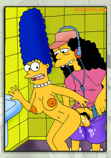 Lovely Marge Simpson en bas massant son pénis.
 #69565299