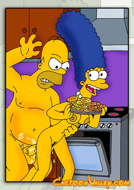 Marge Simpson en medias masajeando su pene
 #69565322