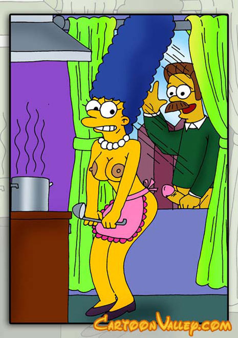 Marge Simpson en medias masajeando su pene
 #69565373