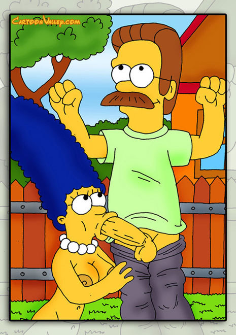 Marge Simpson en medias masajeando su pene
 #69565391