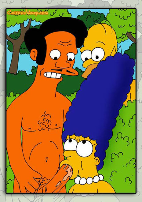 Marge Simpson en medias masajeando su pene
 #69565407