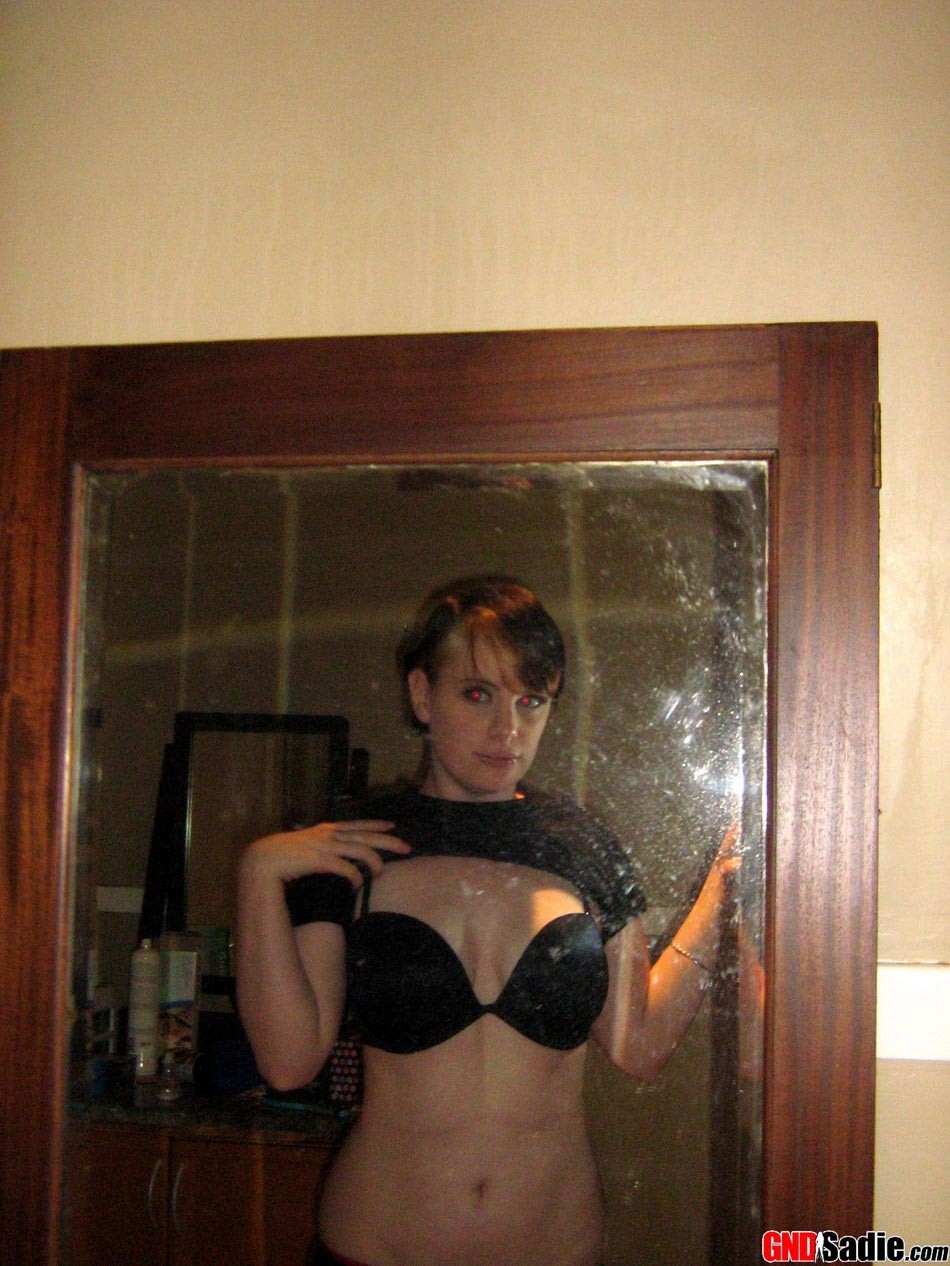 Alt punk girl Sadie strips self pics #73258884