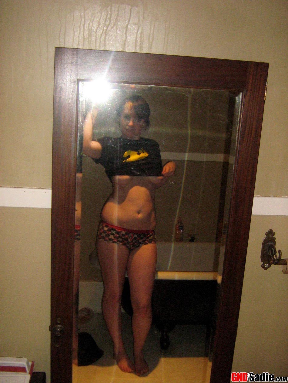 Alt punk girl Sadie strips self pics #73258927