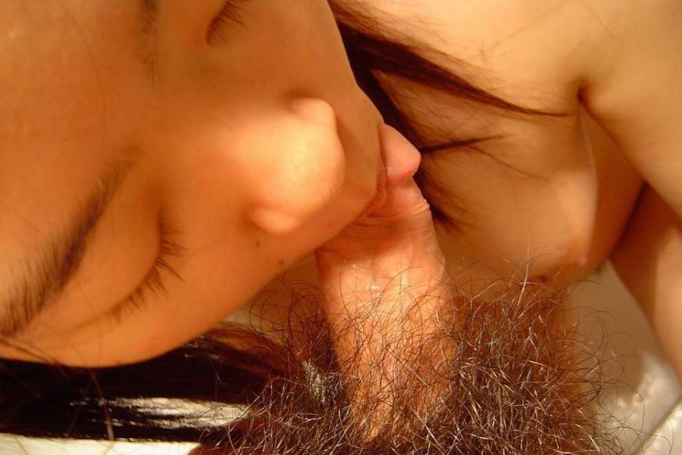 Asiatische coed geht voll nackt in Couch zeigt squeezable Titten
 #69906855