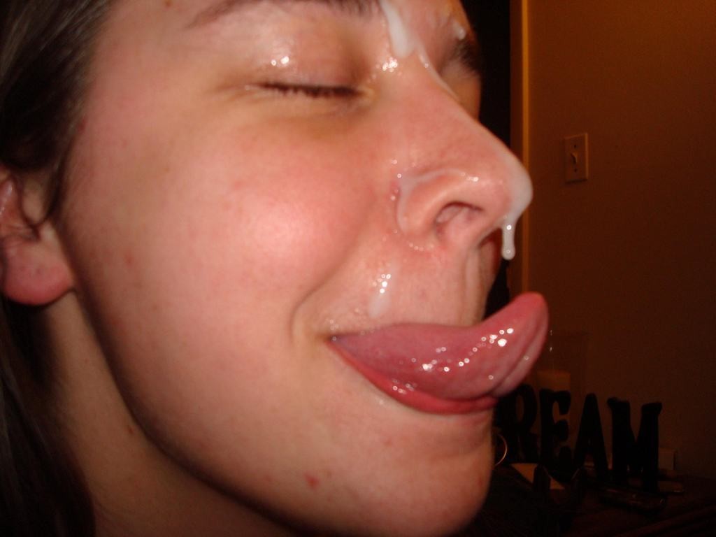 Homemade teen GF gets nose and face frosted by dripping cumshot #75944039