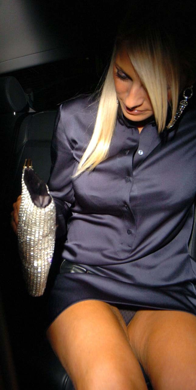 Tess daly mostrando sus bragas upskirt en coche y tetas laterales paparazzi fotos
 #75315762