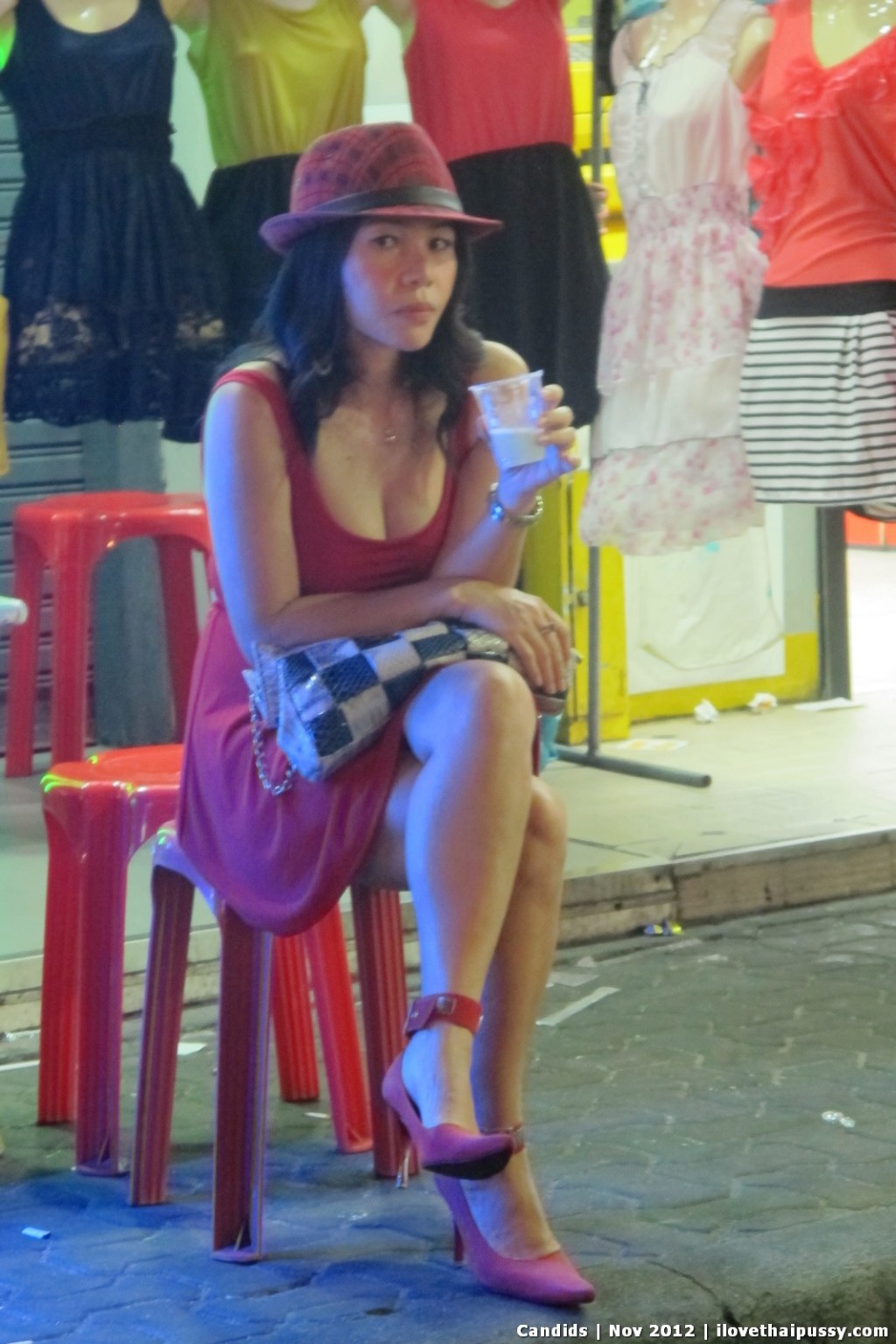 タイのタイトな売春婦が素手で彼女のタイトな尻の穴を犯す アジアン・アナルセックス
 #67976103